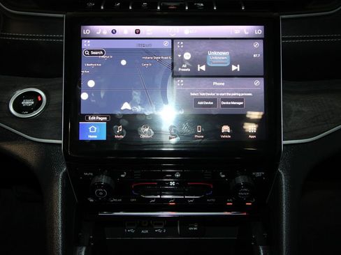 Used 2025 Jeep Grand Cherokee L Limited w/ Black Appearance Package image 18