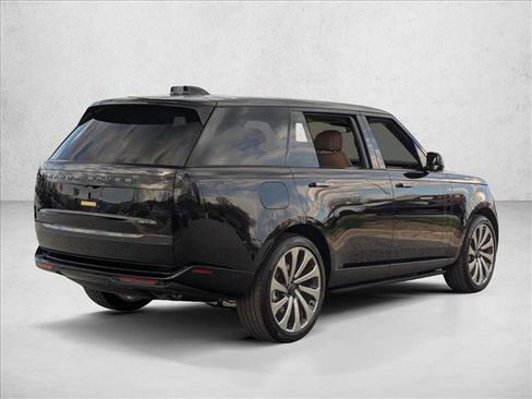 New 2026 Land Rover Range Rover Long Wheelbase SE AWD/4WD image 2