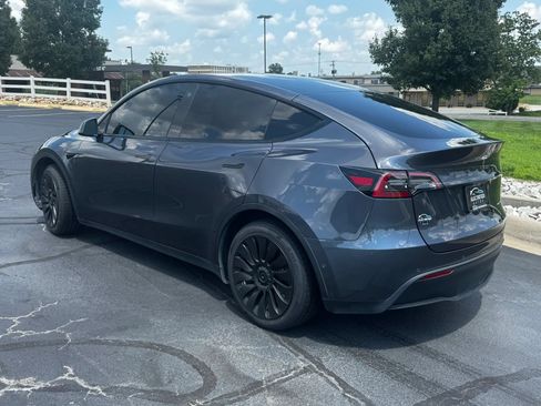 Used 2021 Tesla Model Y Long Range AWD/4WD image 2