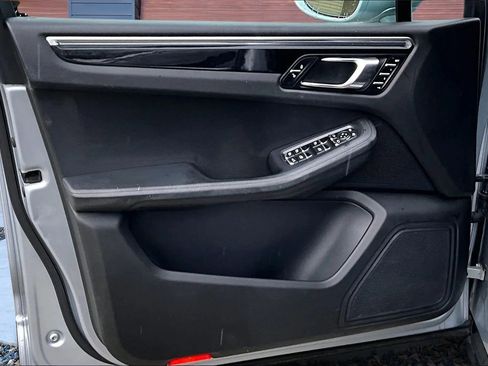 Used 2015 Porsche Macan S image 21