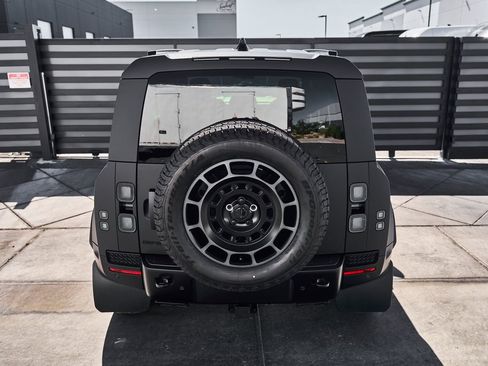 Used 2026 Land Rover Defender 110 OCTA AWD/4WD image 17