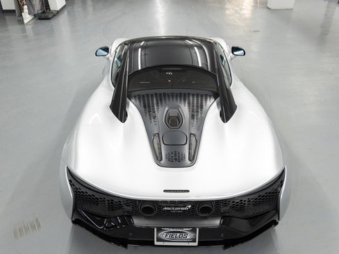 Used 2023 McLaren Artura image 9