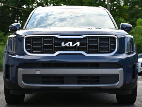Used 2025 Kia Telluride S FWD image 9