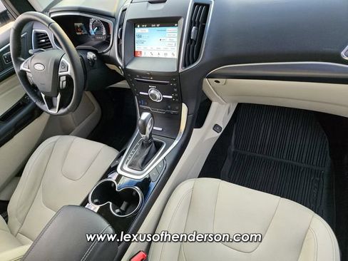 Used 2018 Ford Edge Titanium w/ Equipment Group 302A AWD/4WD image 18