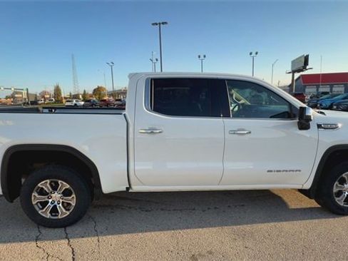 Used 2024 GMC Sierra 1500 SLT image 41