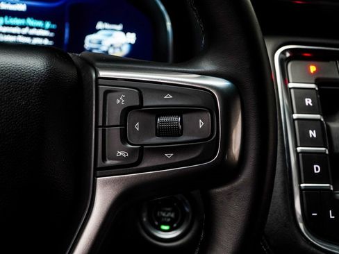 Used 2024 Chevrolet Suburban LT image 30