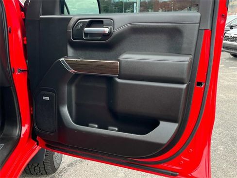 Used 2021 Chevrolet Silverado 1500 LT Trail Boss w/ Convenience Package II image 10