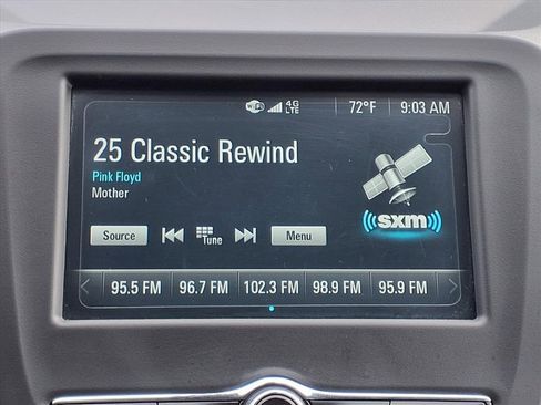 Used 2018 Chevrolet Equinox LT image 11