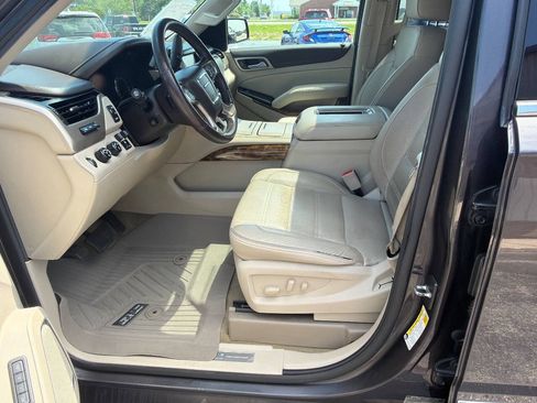 Used 2016 GMC Yukon Denali w/ Open Road Package AWD/4WD image 10