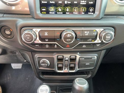 Used 2023 Jeep Gladiator Overland AWD/4WD image 20