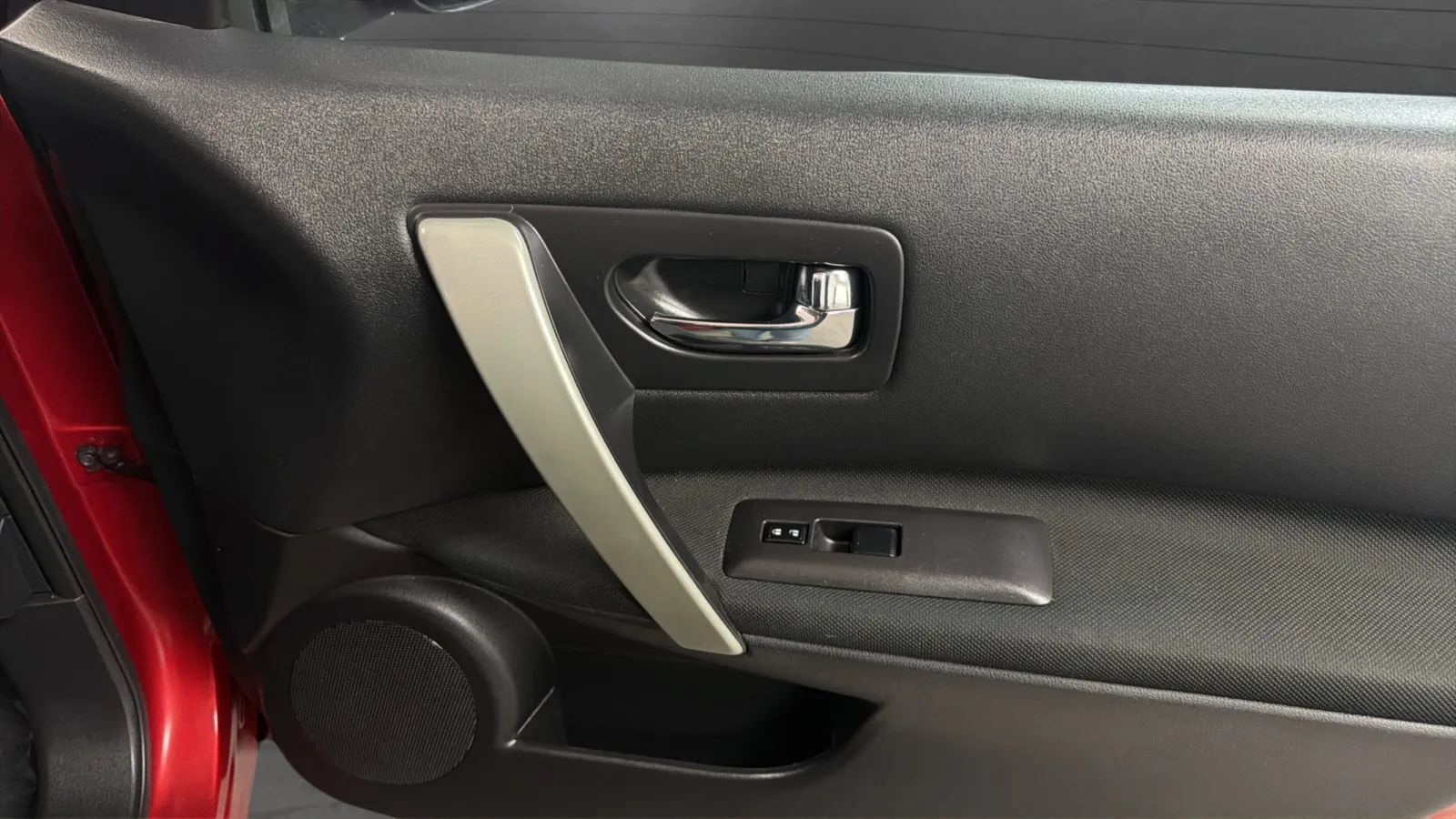 Used 2013 Nissan Rogue S FWD image 16