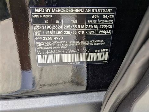 New 2025 Mercedes-Benz GLB 250 4MATIC image 17