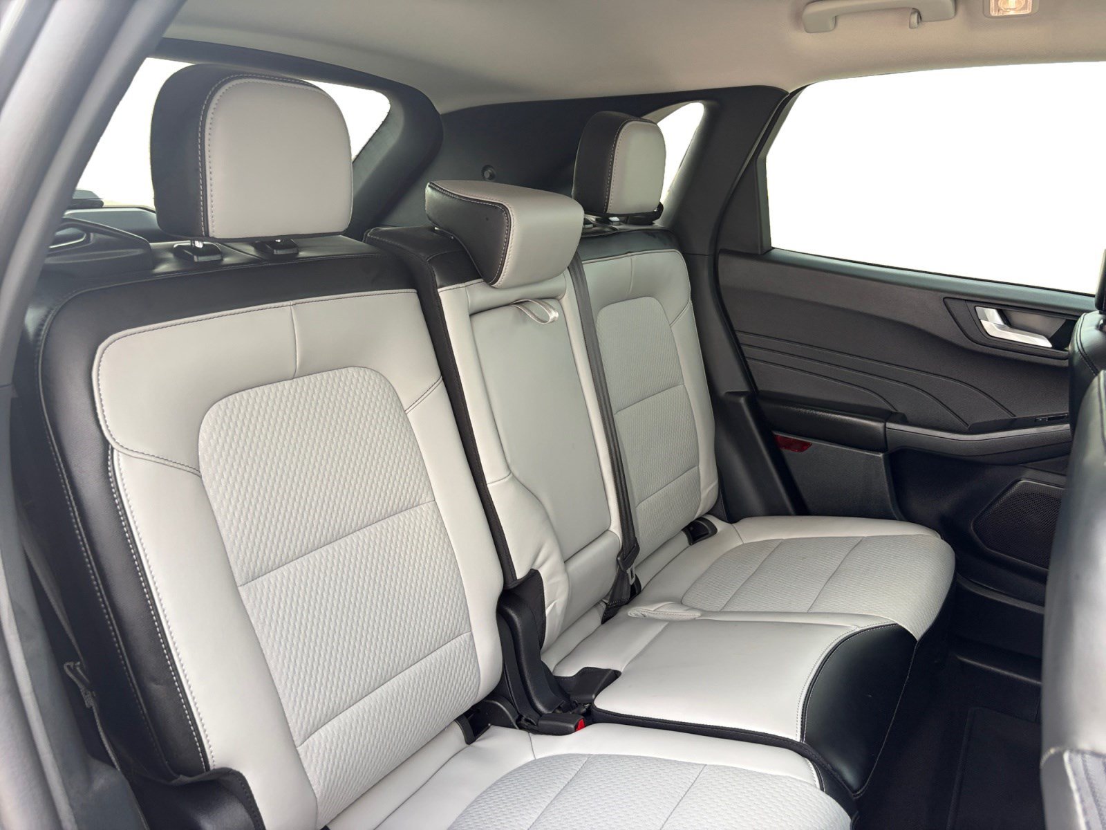 Certified 2025 Ford Escape SE FWD image 22