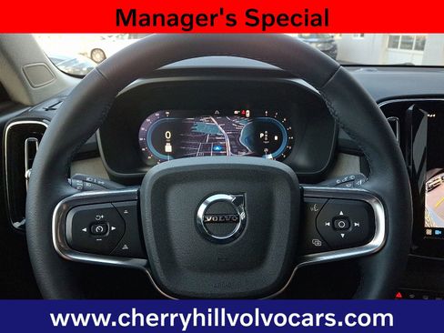 Certified 2024 Volvo XC40 B5 Core image 18