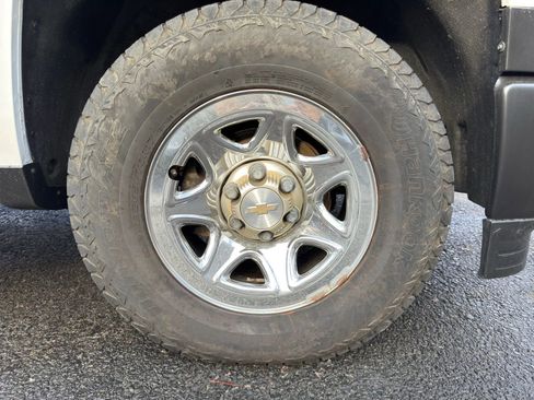 Used 2015 Chevrolet Silverado 1500 W/T w/ Trailering Package image 9