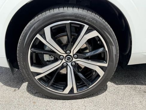 Certified 2024 Volvo XC60 B5 Ultimate AWD/4WD image 12