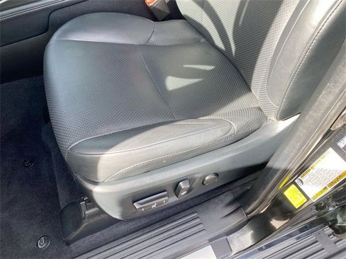 Used 2023 Lexus GX 460 Luxury w/ Sport Design Package image 12