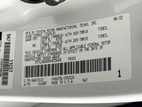 Used 2022 Toyota Tundra SR5 w/ SR5 Premium Package AWD/4WD image 31