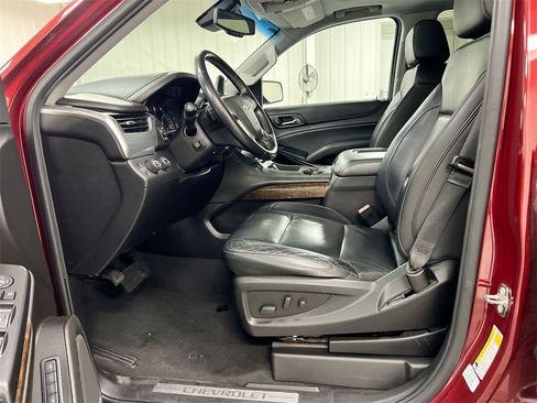 Used 2019 Chevrolet Suburban LT image 19