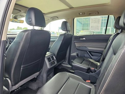 Used 2022 Volkswagen Atlas SEL R-Line AWD/4WD image 11