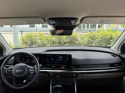 Used 2026 Kia Carnival FWD image 36