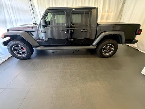 Used 2023 Jeep Gladiator Rubicon w/ Cold Weather Group AWD/4WD image 2