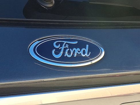 Used 2020 Ford Explorer Platinum w/ Premium Technology Package image 30