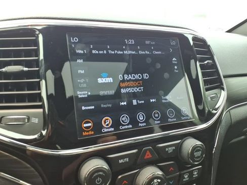 Used 2020 Jeep Grand Cherokee Limited AWD/4WD image 18