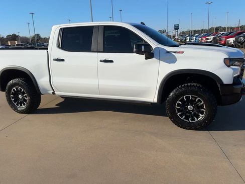 Used 2025 Chevrolet Silverado 1500 ZR2 w/ Technology Package AWD/4WD image 2