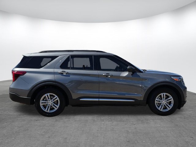 Used 2023 Ford Explorer XLT RWD image 3