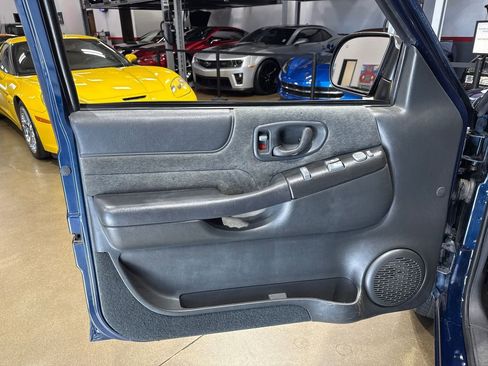 Used 2002 Chevrolet Blazer LS w/ Preferred Equipment Group image 78