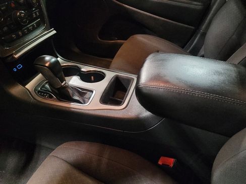 Used 2021 Jeep Grand Cherokee Laredo RWD image 26