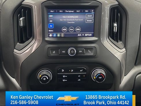 Certified 2021 Chevrolet Silverado 1500 Custom Trail Boss w/ Realtree Special Edition AWD/4WD image 17