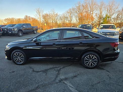 Used 2019 Volkswagen Jetta SE w/ Cold Weather Package image 12