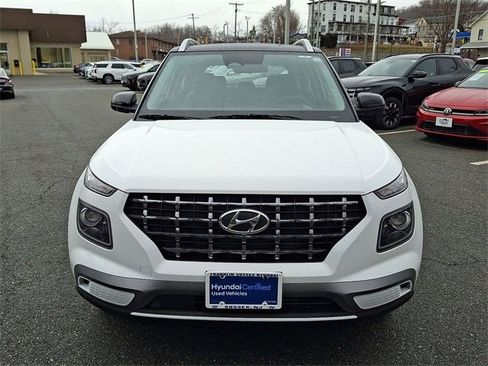 Certified 2023 Hyundai Venue Limited w/ Cargo Package image 29
