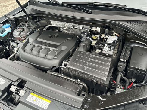 Certified 2024 Volkswagen Tiguan SEL R-Line image 11