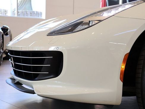 Certified 2018 Ferrari GTC4Lusso image 22