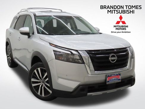 Used 2025 Nissan Pathfinder Platinum w/ Cargo Package image 1