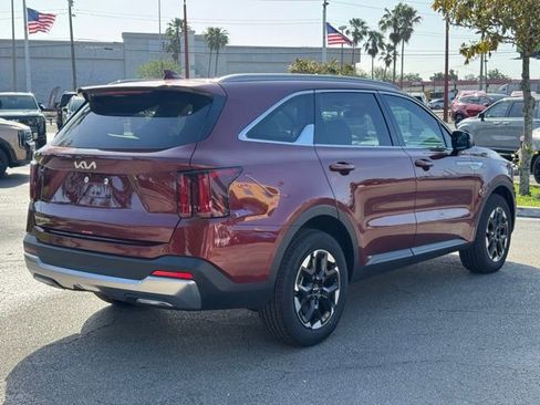 Used 2025 Kia Sorento S w/ Panoramic Sunroof Package image 5