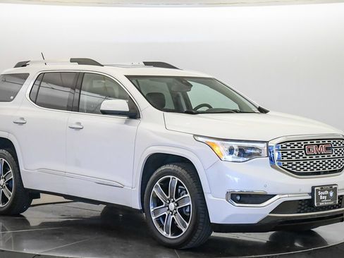 Used 2018 GMC Acadia Denali w/ Technology Package AWD/4WD image 6