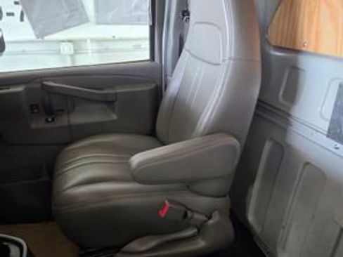 Used 2021 GMC Savana 2500 w/ Driver Convenience Package image 17