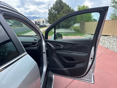 Used 2022 Buick Encore Preferred w/ Safety Package II AWD/4WD image 31