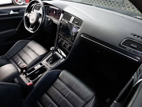 Used 2018 Volkswagen Golf R 4-Door image 21