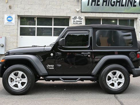 Used 2018 Jeep Wrangler Sport AWD/4WD image 2