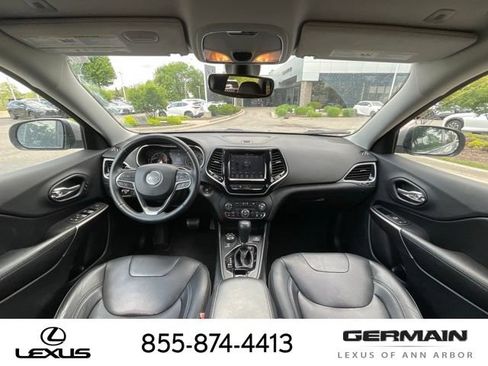 Used 2019 Jeep Cherokee Limited AWD/4WD image 14