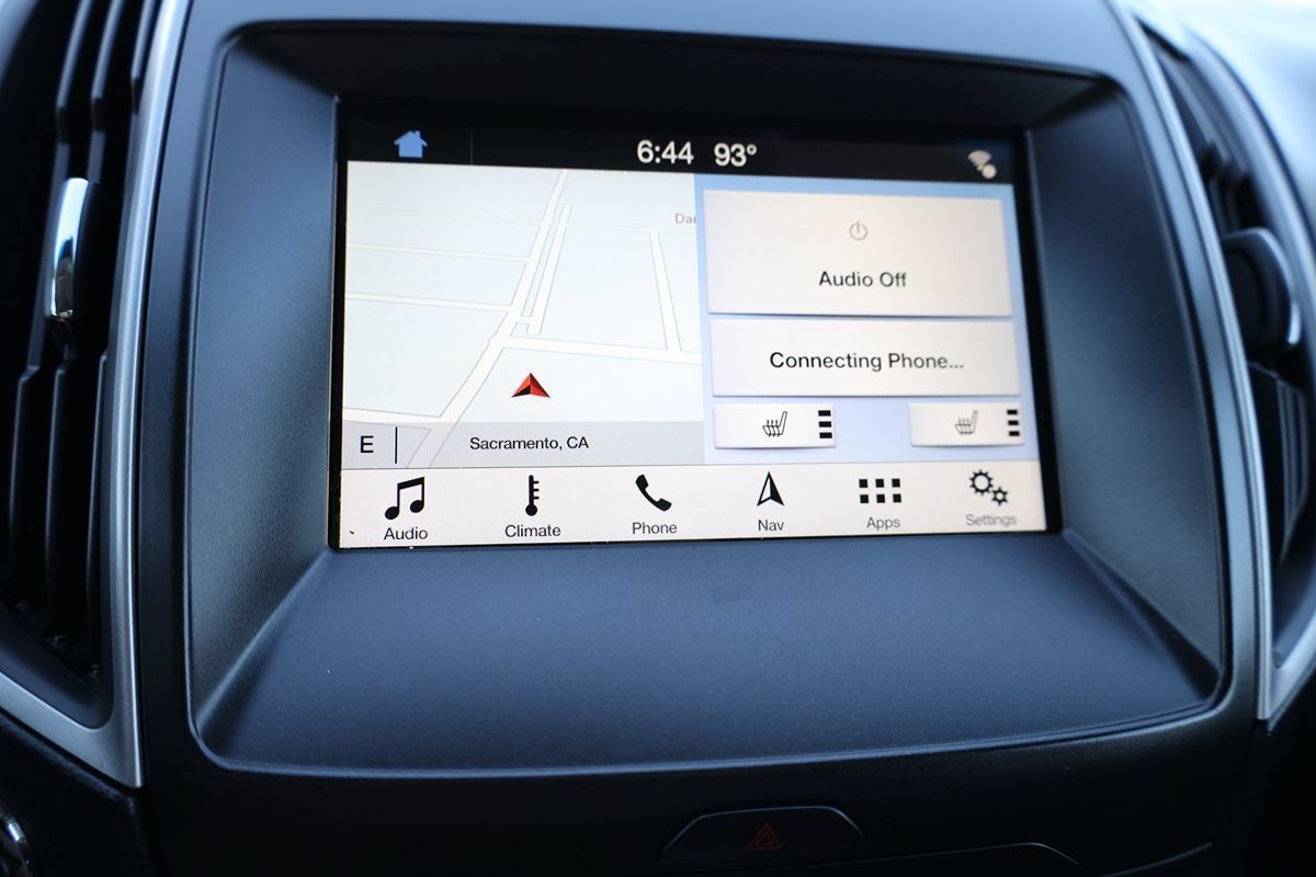 Used 2018 Ford Edge SEL FWD image 27