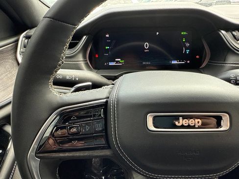 Used 2022 Jeep Grand Cherokee Overland AWD/4WD image 80