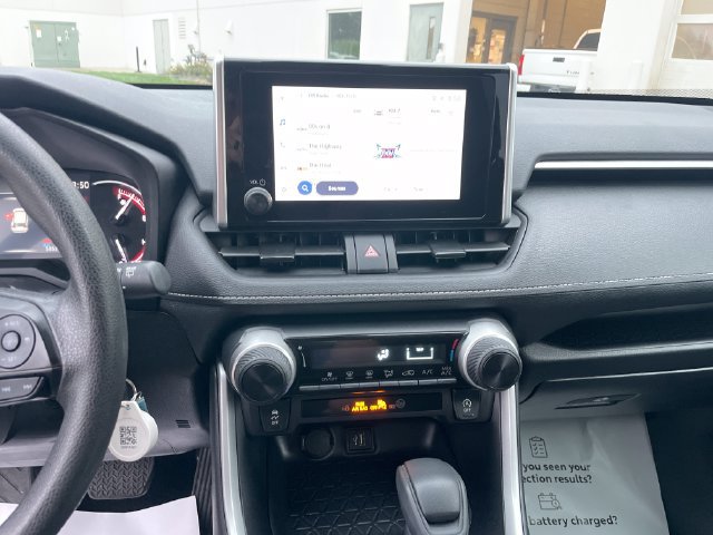 Used 2025 Toyota RAV4 LE AWD/4WD image 19