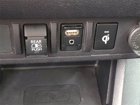 Used 2019 Toyota Tacoma TRD Off-Road image 17