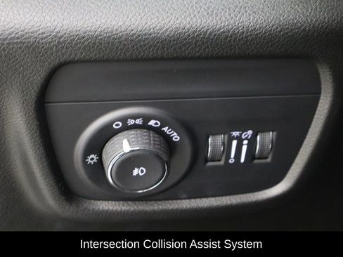 Used 2023 Jeep Grand Cherokee Limited w/ Luxury Tech Group II RWD image 22